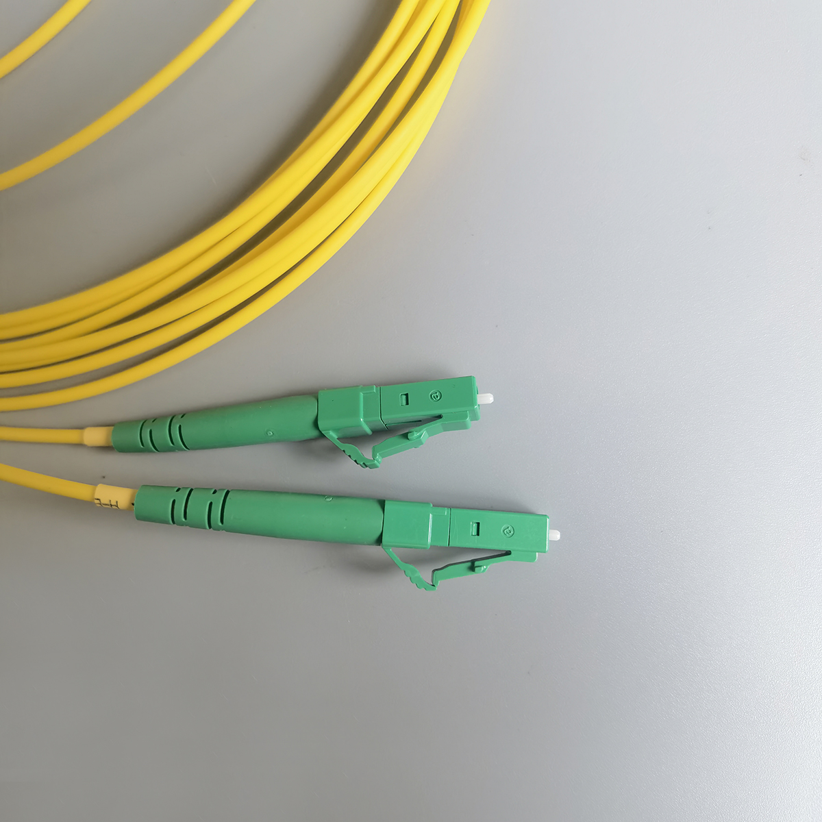 Fiber Optic Internet Cable LSZH G657A2 Single Mode LC/APC-LC/APC FTTH Optical Fiber Connectors