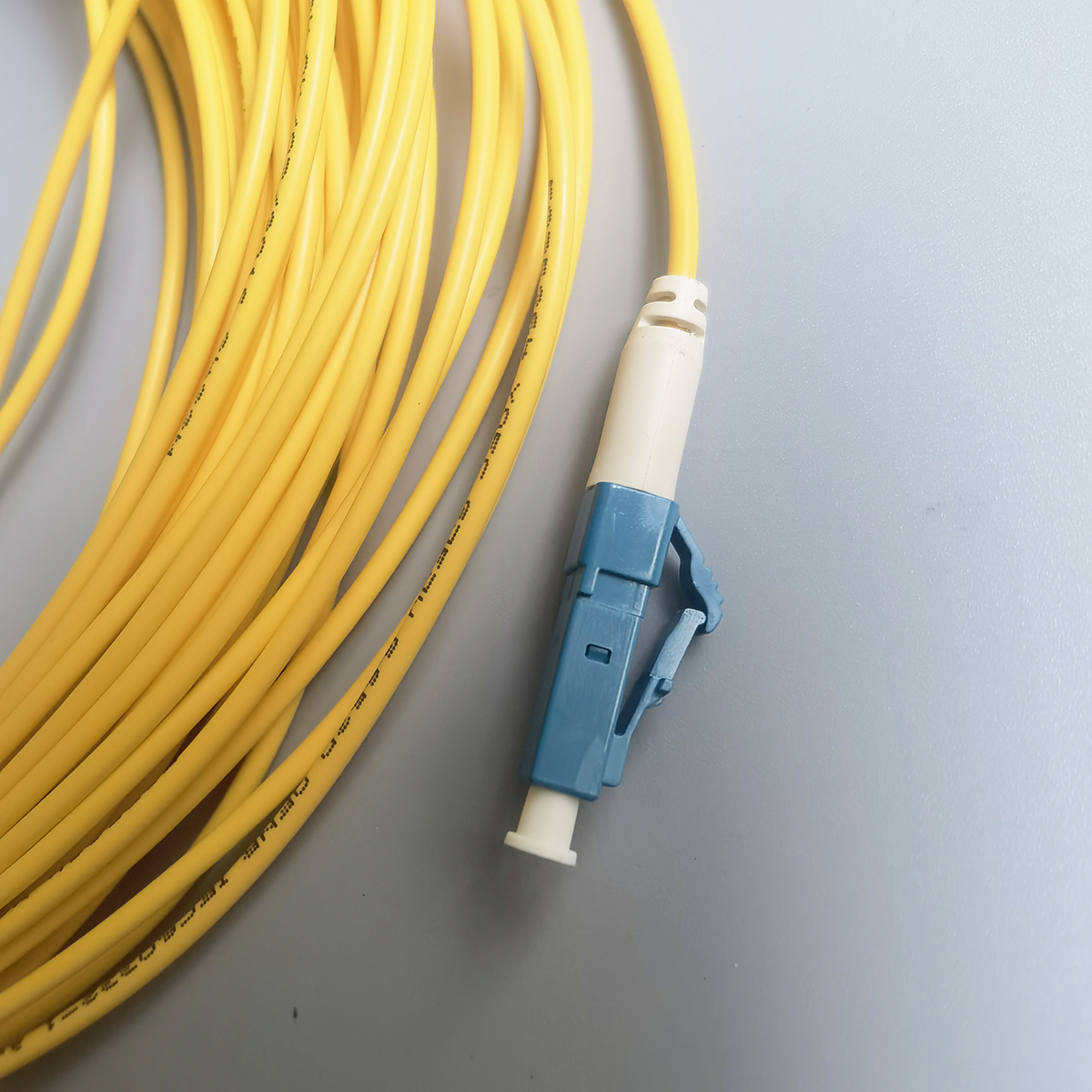 Fiber Optic Extension Cable FTTH 2.0mm E2000/APC-LC/PC Single Mode G652D  Fibra Optica