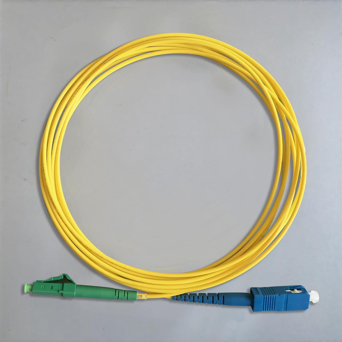 Fibra Optica LC/APC-SC/UPC 3M Diameter 2.0mm FTTH G657A1 LSZH Simplex Mode Optical Fiber Connector 