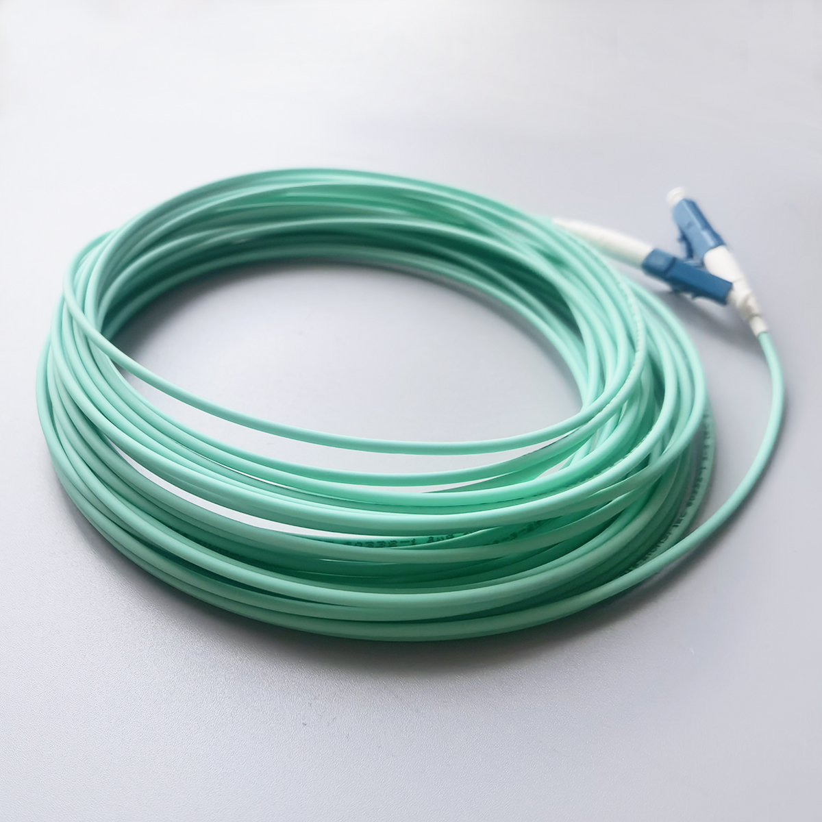 Fiber Optic Internet Cable LC/UPC-LC/UPC OM3 LSZH FTTH Multi-Mode Single Core Fiber Optic Patch Cord
