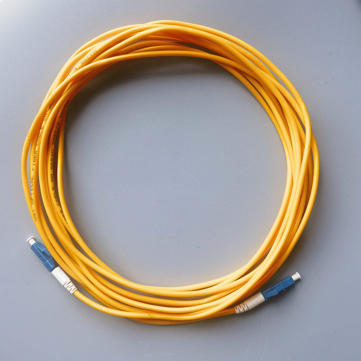 Fiber Optic Cable LC/UPC-LC/UPC Singlemode Simplex FTTH Indoor Fiber Optic Internet Cable 