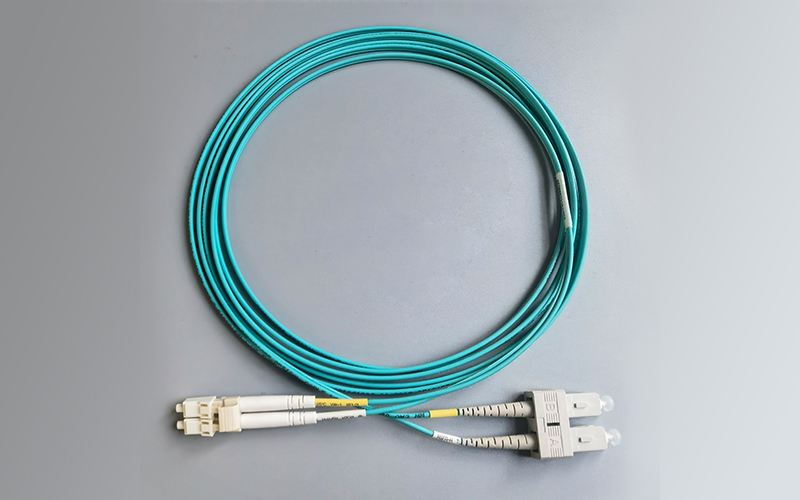 LC/UPC-SC/UPC OM3 LSZH Multi-Mode Double Core FTTH 3M 1.8mm Fiber Optic Extension Cable 