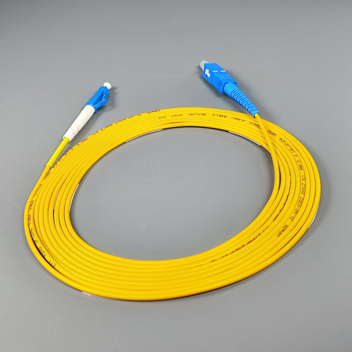 Fiber optic cable Single mold single core SC/UPC-LC/UPC 2.0mm Optic Patch Cord