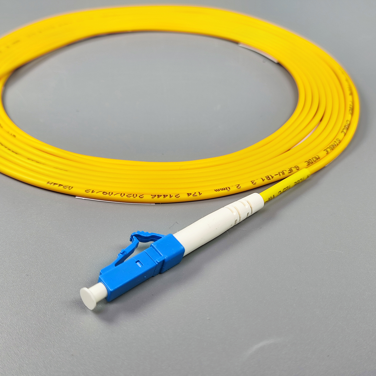 Fiber optic cable Single mold single core SC/UPC-LC/UPC 2.0mm Optic Patch Cord