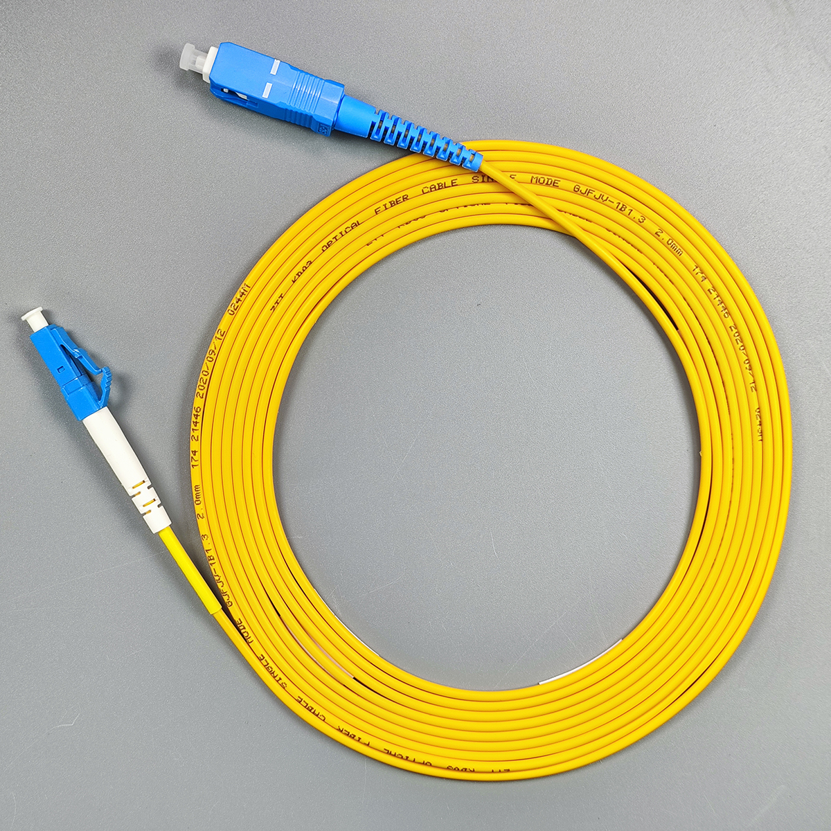 Fiber optic cable Single mold single core SC/UPC-LC/UPC 2.0mm Optic Patch Cord