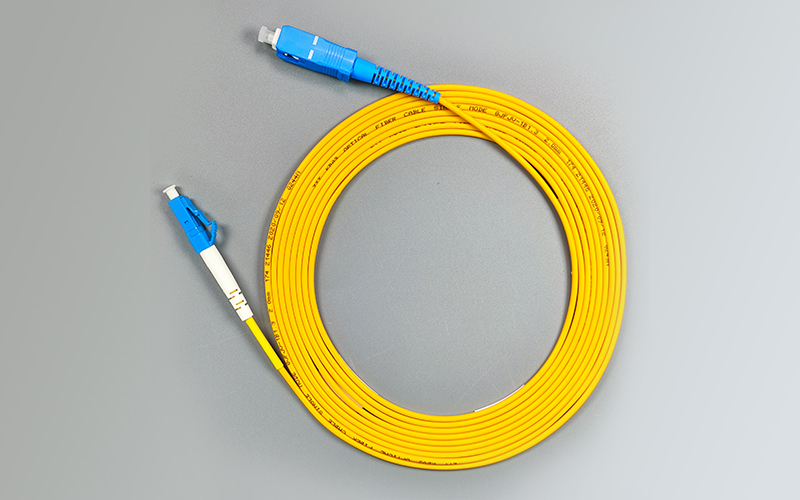 Fiber optic cable Single mold single core SC/UPC-LC/UPC 2.0mm Optic Patch Cord