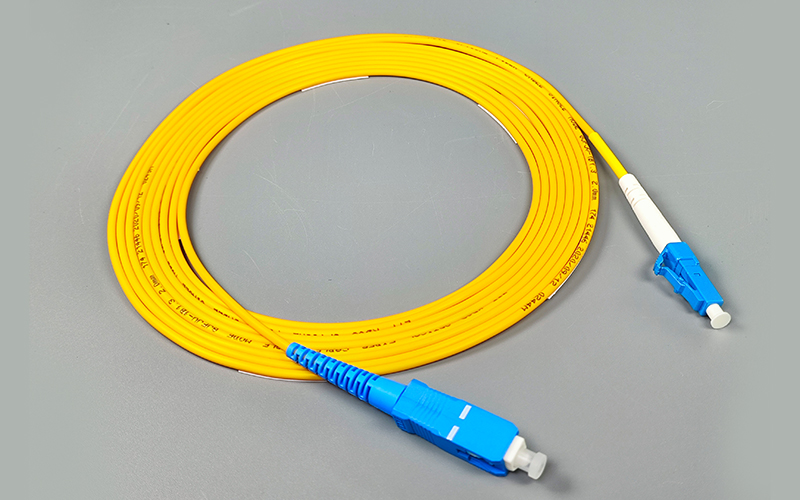 Fiber optic cable Single mold single core SC/UPC-LC/UPC 2.0mm Optic Patch Cord