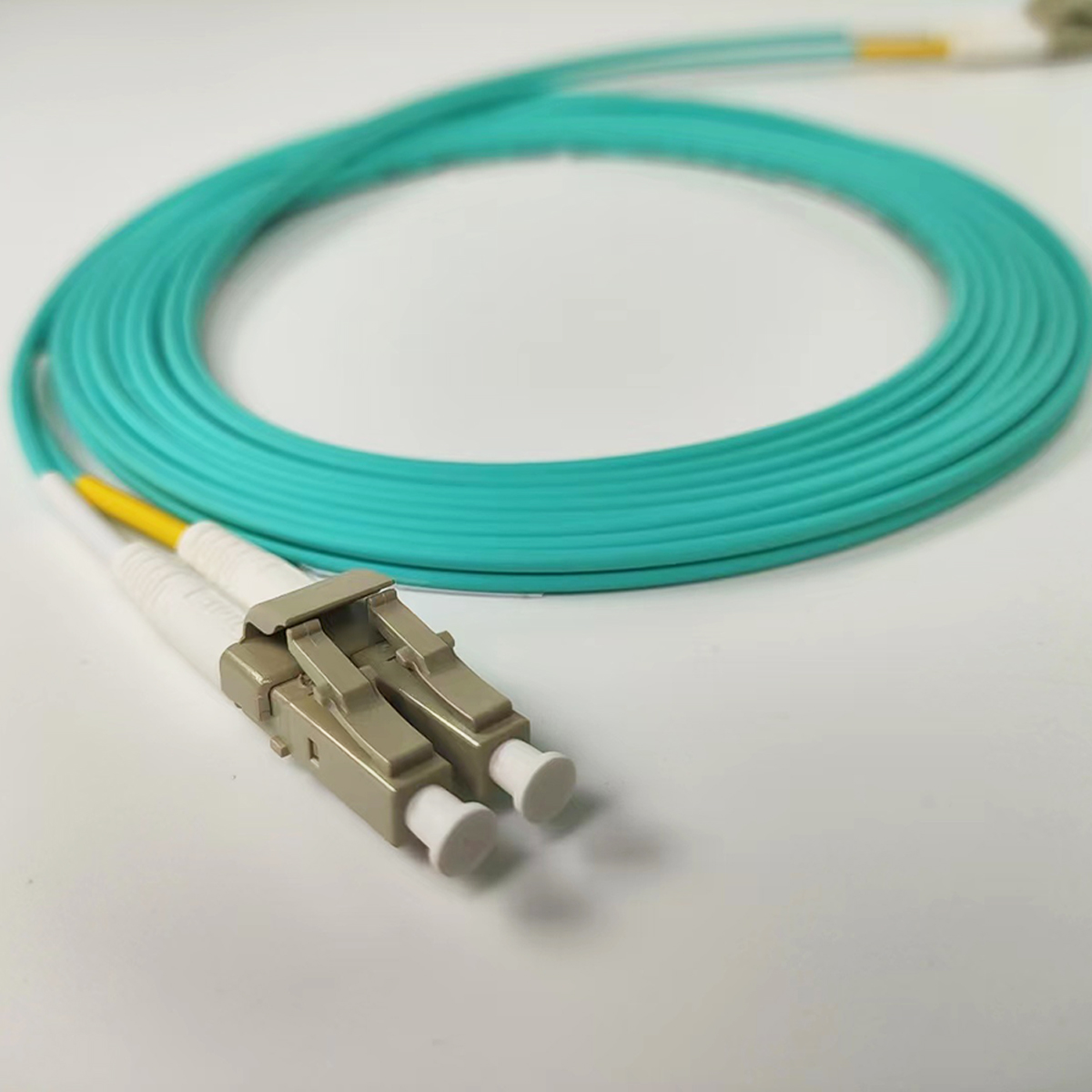 Fiber Optic Patch Cord OM4 10Gigabit Multi-Mode Dual Core Diameter LC/UPC-LC-UPC FTTH Indoor 