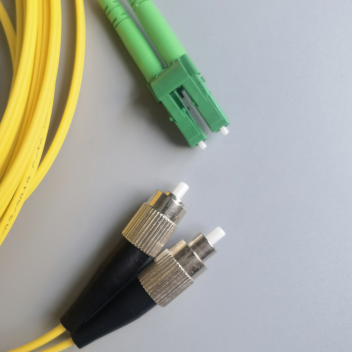 Fiber Patch Cord LC/APC-FC/PC  FTTH LSZH 2.0mm Extension Cable Single Mode Double Core