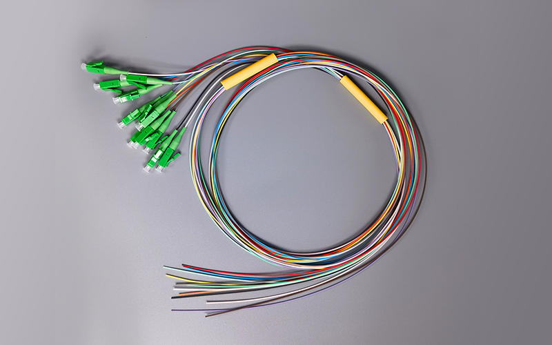 12-Core Bundle Pigtail Fiber Optical Colorful Pigtail FTTH Single Mode Simplex  LC/APC 0.9mm 1.5M