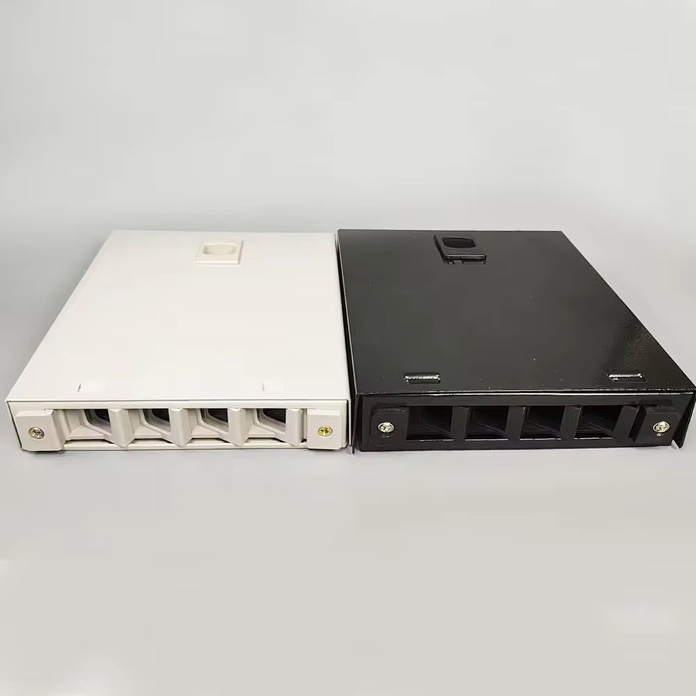 The 4 Ports FTTH Fiber Optic Terminal Box Full With Adapter SC LC 4 Ports Fiber Optical Patch Panel