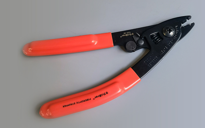 Fiber Stripper Two/Three-port Fiber Optical Stripper Pliers Wire Strippers for FTTH Optic Stripping 