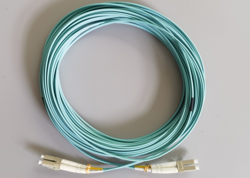 Fiber Optic Cable 15M OM4 Multimode LC UPC-LC UPC LSZH  Indoor Fiber Optic Patch Cord