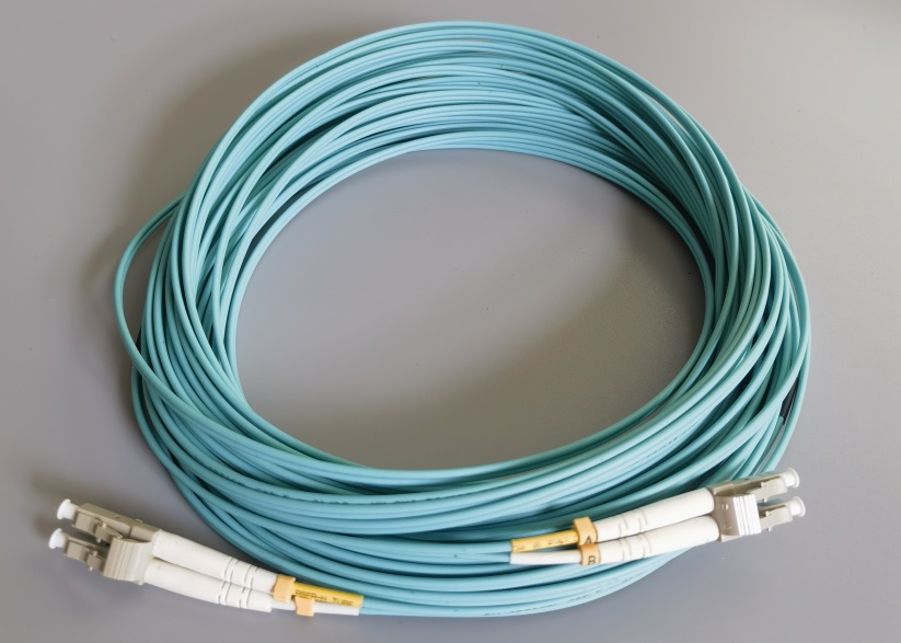 Fiber Optic Cable 15M OM4 Multimode LC UPC-LC UPC LSZH  Indoor Fiber Optic Patch Cord