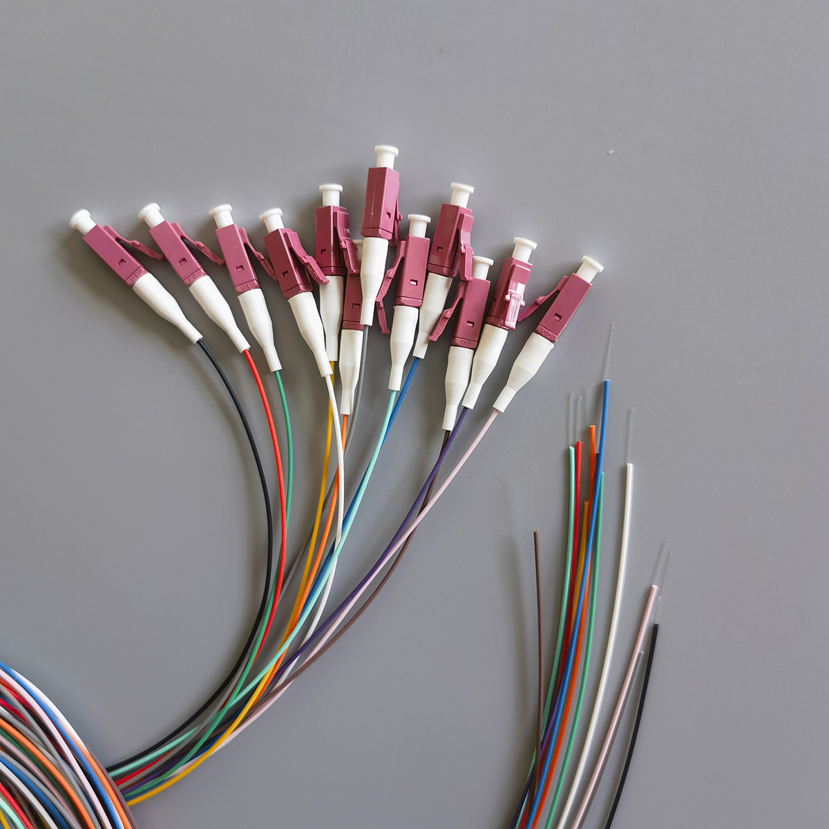 12 Colors OM4 Fiber Connector Pigtail Cable 2M 0.9mm LC/UPC Multi-Mode Indoor FTTH Cable