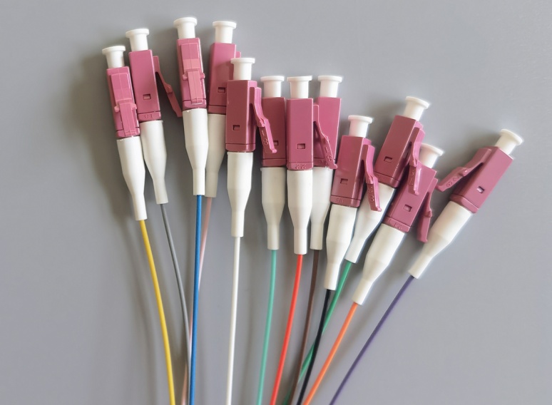 12 Colors OM4 Fiber Connector Pigtail Cable 2M 0.9mm LC/UPC Multi-Mode Indoor FTTH Cable