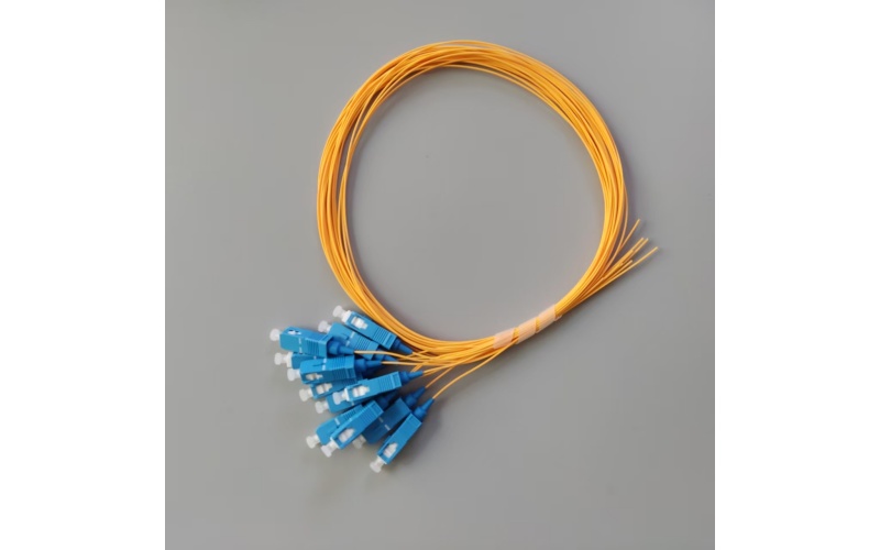 Fiber Optic Pigtail SC UPC 1M Indoor Single Mode 12Pcs Yellow Color 0.9mm High-Speed FTTH Cable