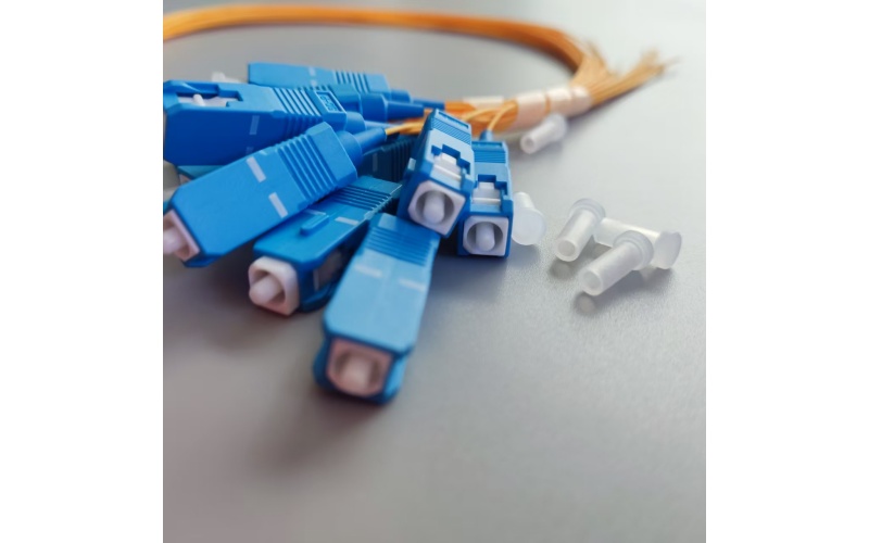 Fiber Optic Pigtail SC UPC 1M Indoor Single Mode 12Pcs Yellow Color 0.9mm High-Speed FTTH Cable