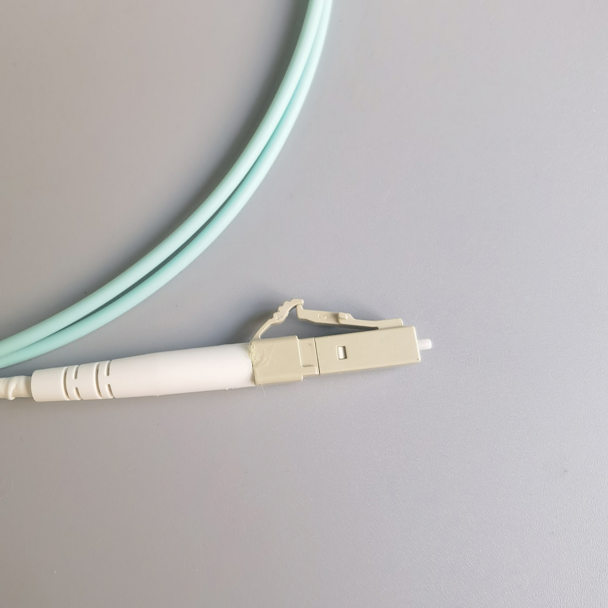 Fiber Optic Pigtail LC/UPC OM3 1M 2mm LSZH Multimode Indoor High-Quality  FTTH Pigtail
